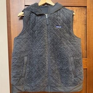Patagonia Charcoal Quilted Fleece Reversible Vest
